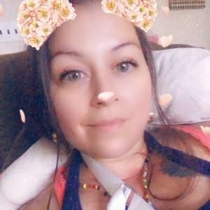 Meet your Posher, Lorrie